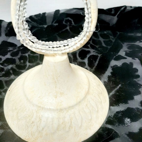 Elegant Cream Candelabra with Acrylic Crystal Accents. Votive,tealight or taper - Picture 4 of 4